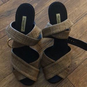 Dolce & Gabbana open toed shoes 💯 authentic